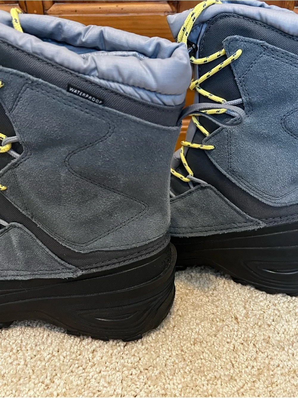 The North Face Alpenglow V Waterproof Gray Black Winter Snow Boots 6 Kids